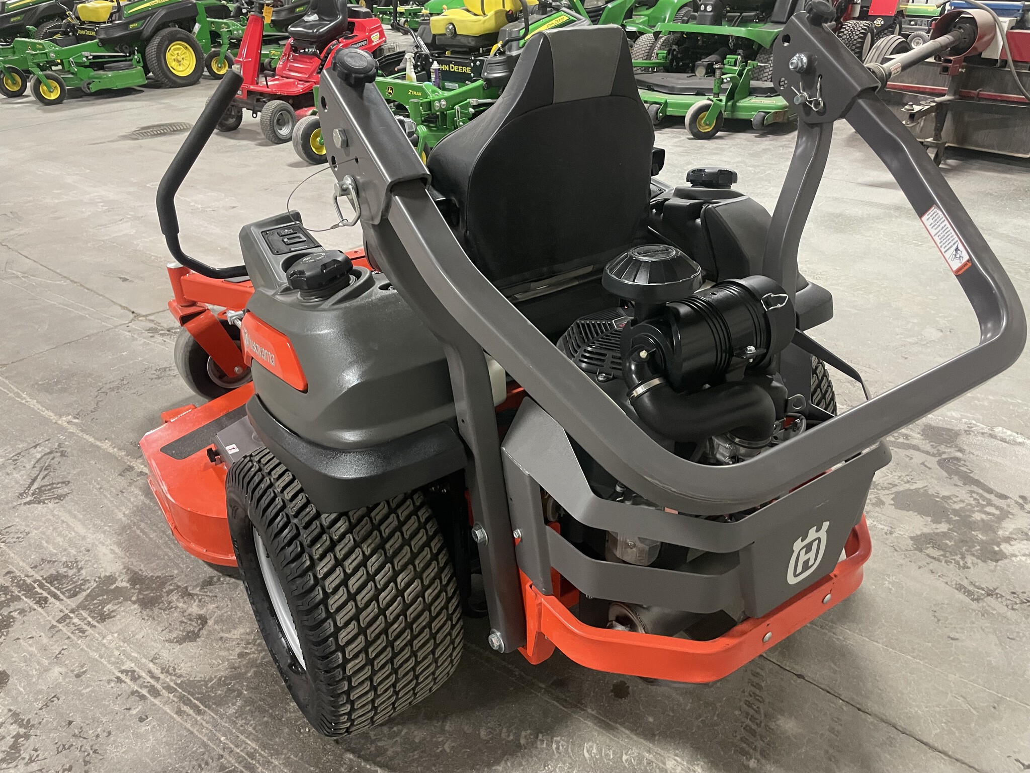 2022 Husqvarna Z560L Image 3