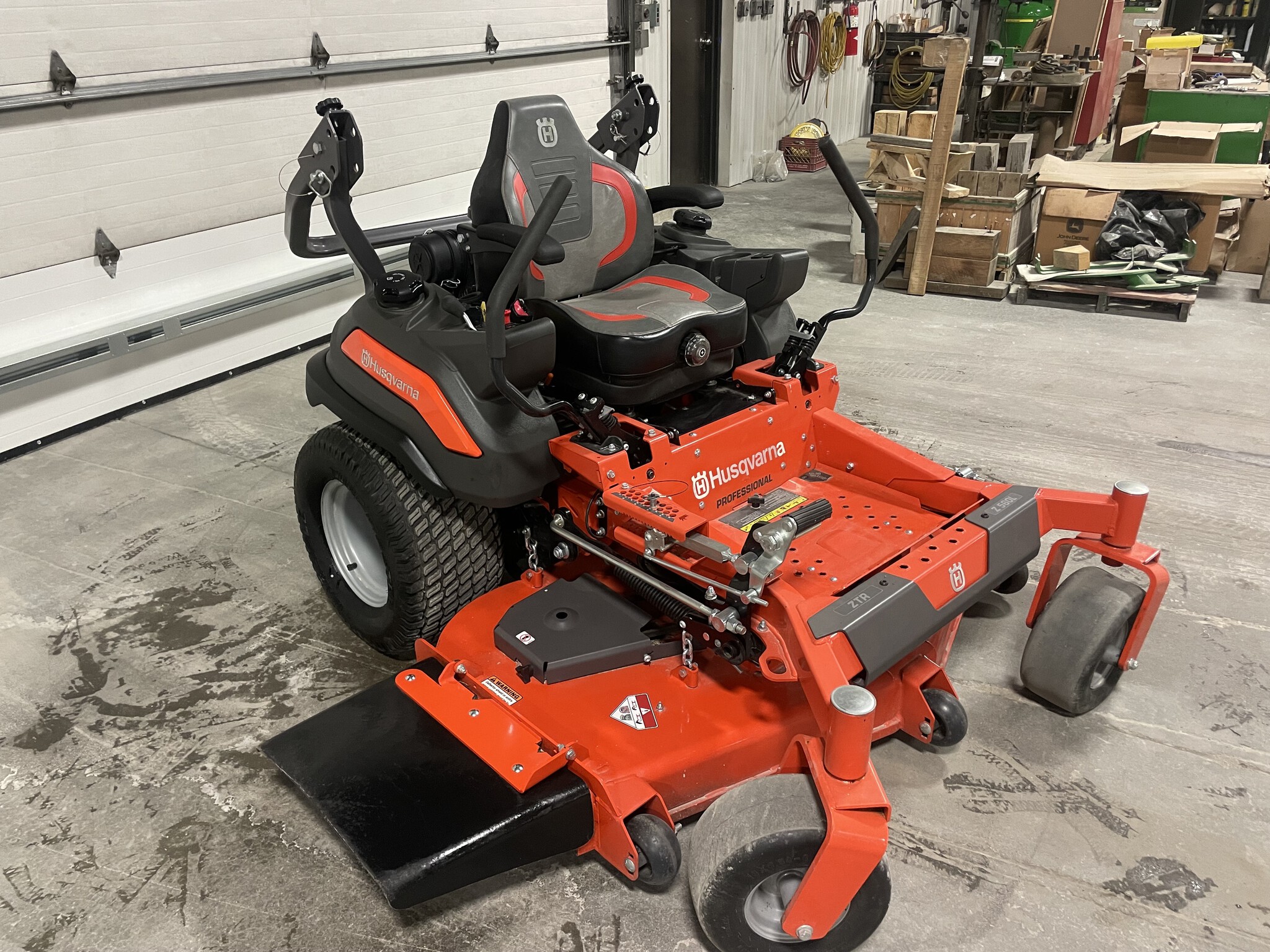 2022 Husqvarna Z560L Image 5