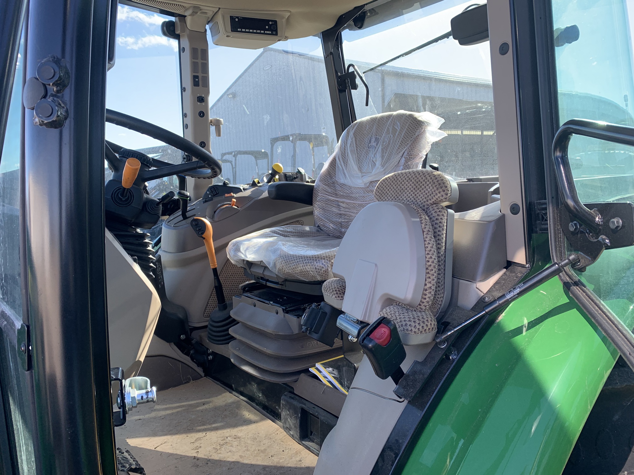 2023 John Deere 5120M Image 2