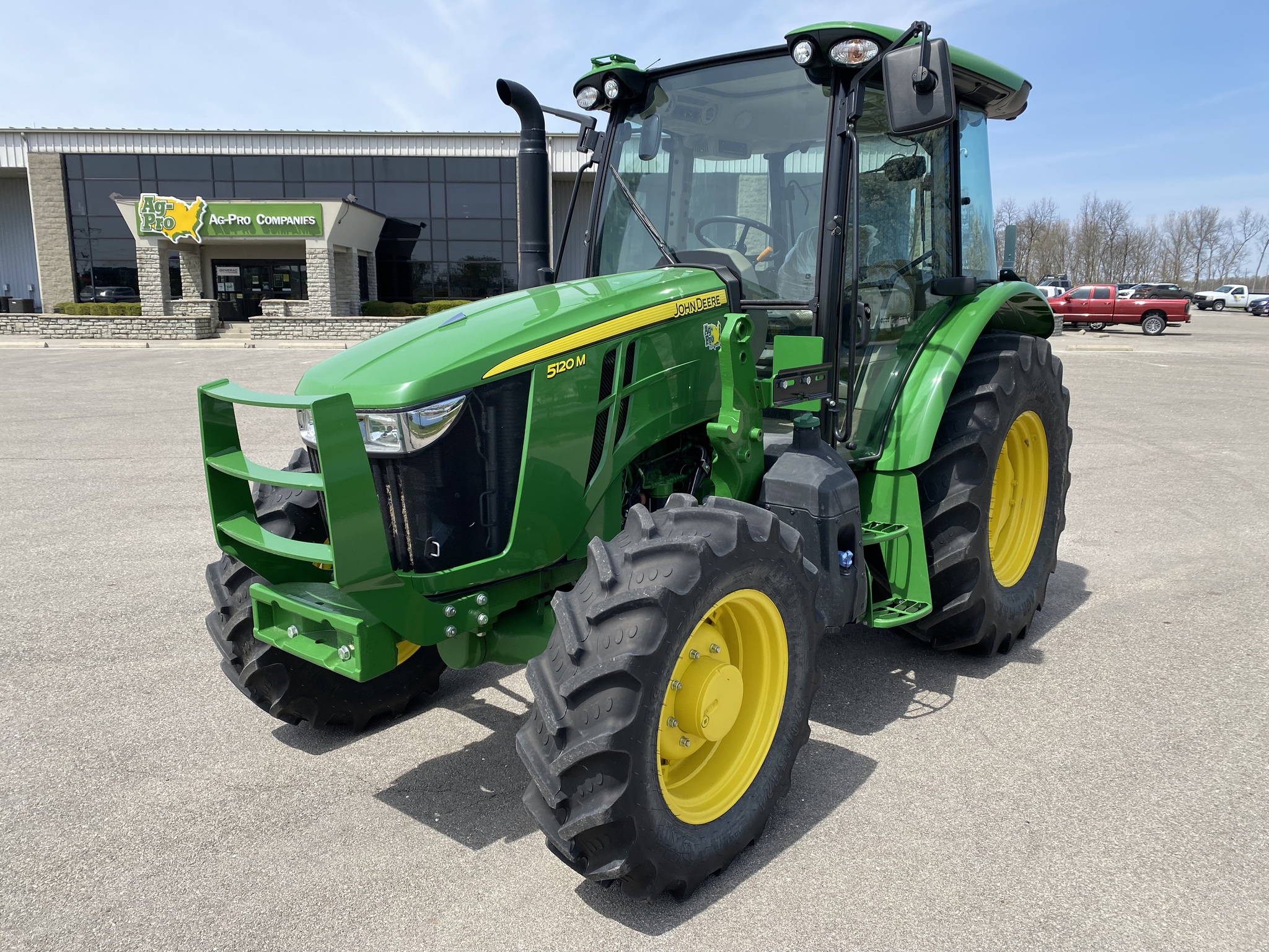 2023 John Deere 5120M Image 8