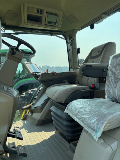 2023 John Deere 8R 280 Image 6