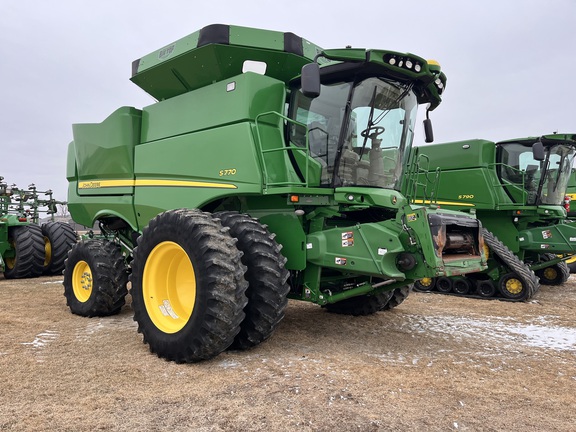  John Deere S770