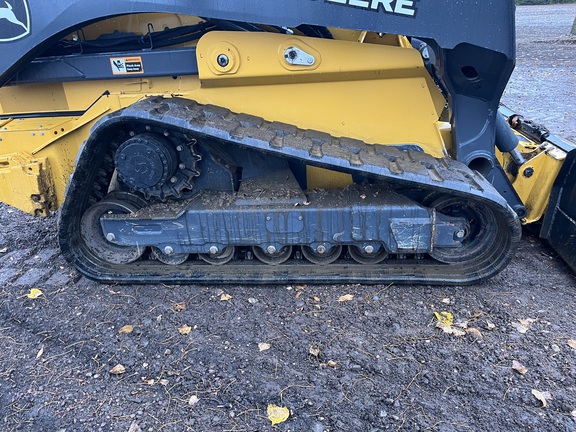 2024 John Deere 333G - Photo11