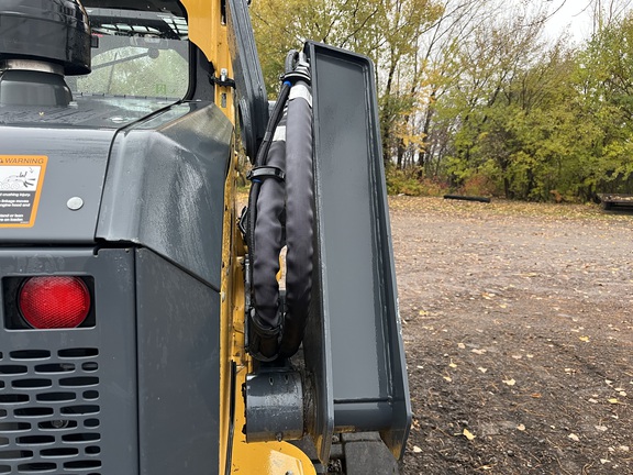 2024 John Deere 333G - Photo18