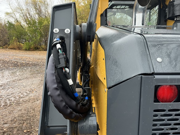 2024 John Deere 333G - Photo19
