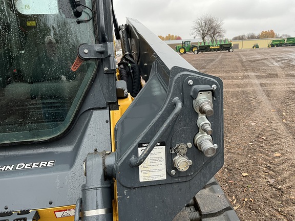 2024 John Deere 333G - Photo21
