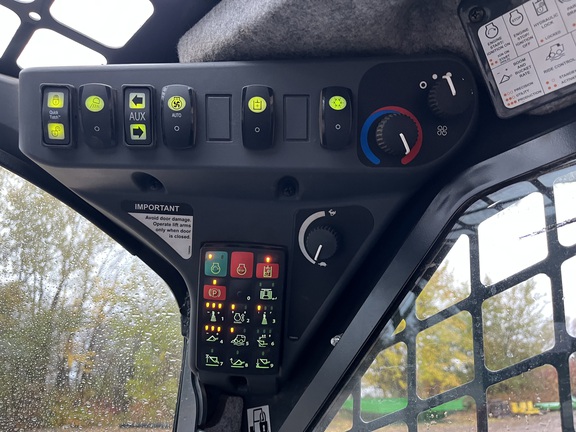 2024 John Deere 333G - Photo26