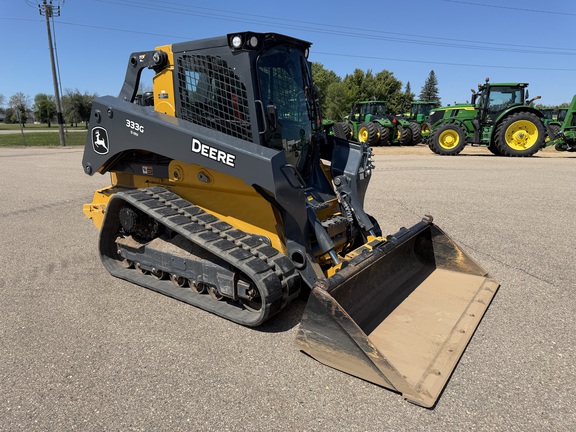  John Deere 333G