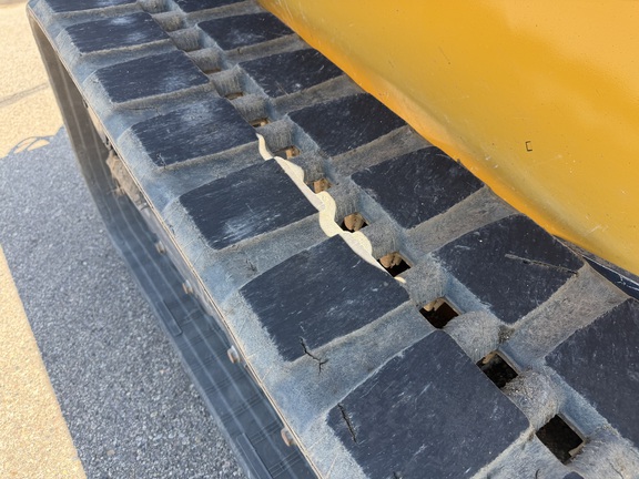 2024 John Deere 333G - Photo11