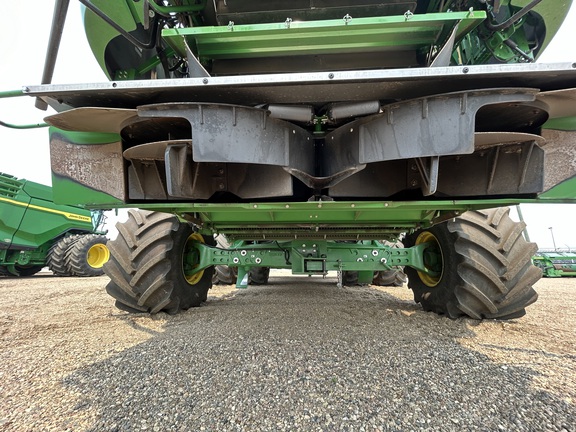 Used 2022 John Deere X9 1100 Combines at Horizon Ag & Turf in Lloydminster, AB - Photo21