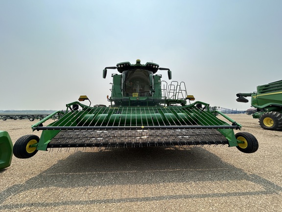 Used 2022 John Deere X9 1100 Combines at Horizon Ag & Turf in Lloydminster, AB - Photo8