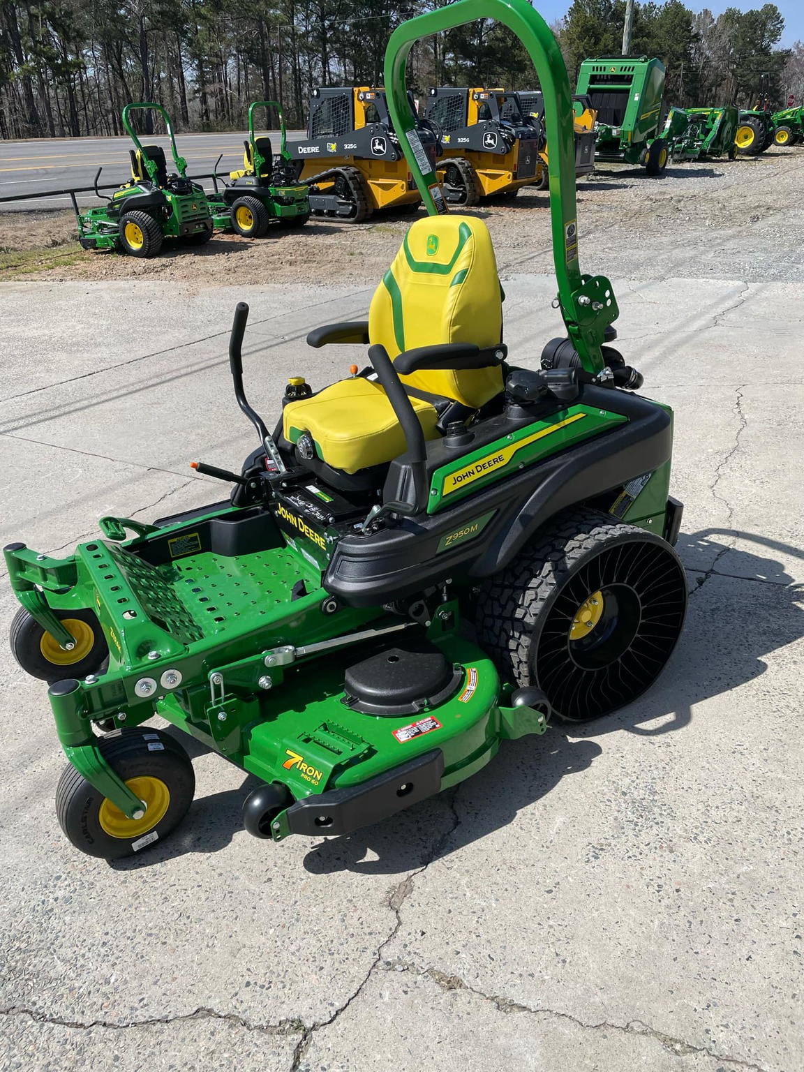 2023 John Deere Z950M Image 4