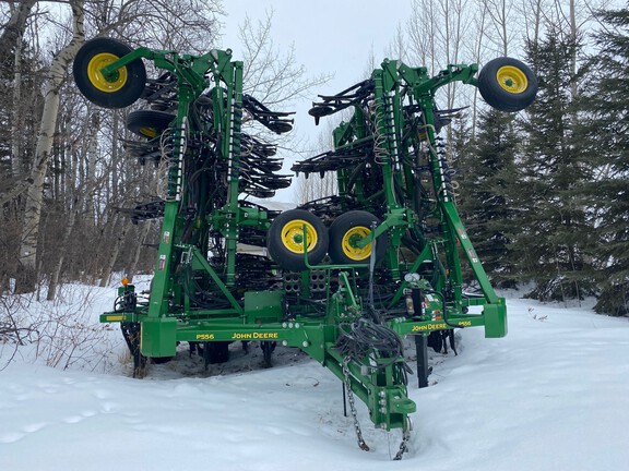 Photo of a 2021 John Deere P556