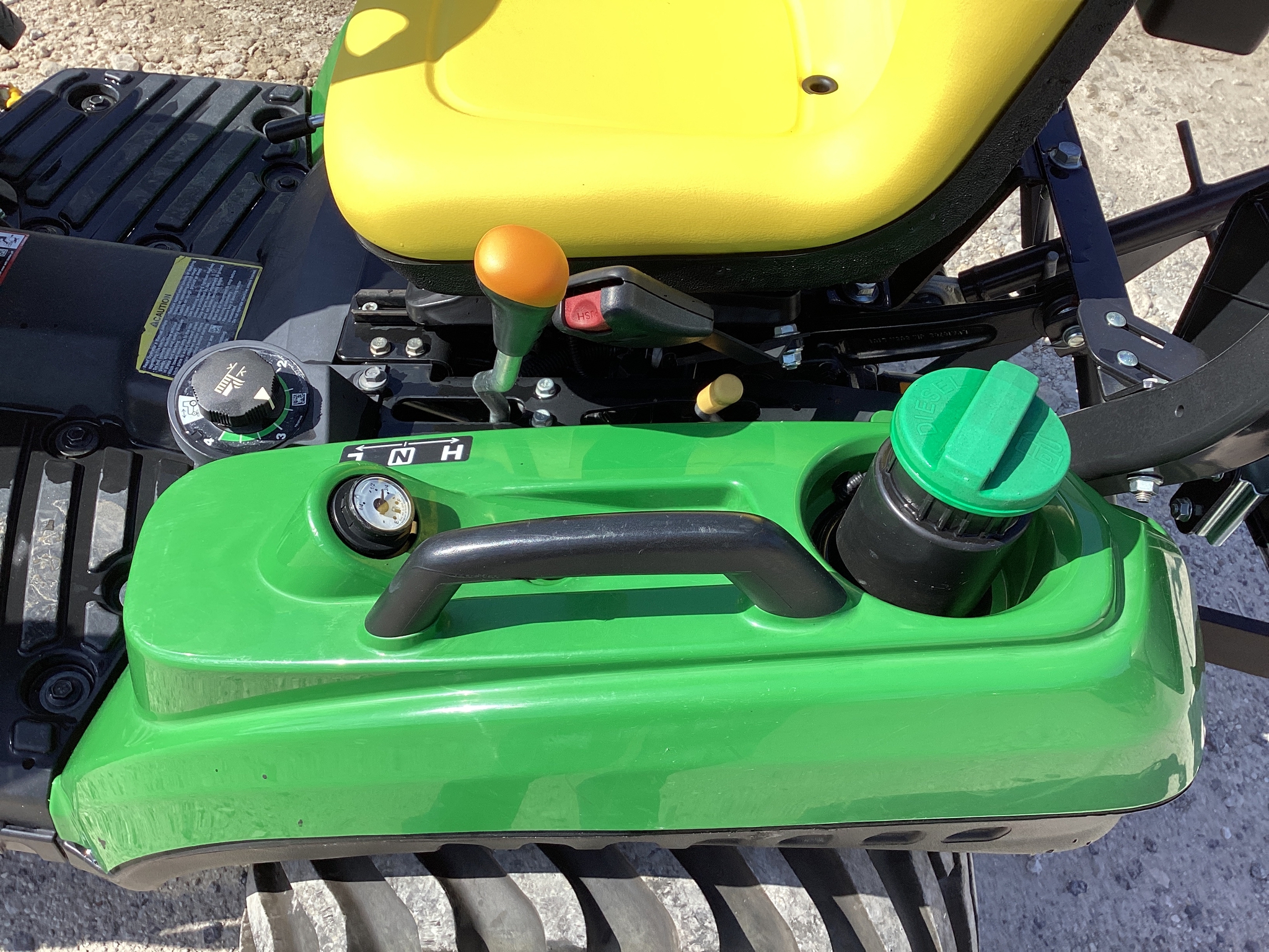 2022 John Deere 1023E Image 16