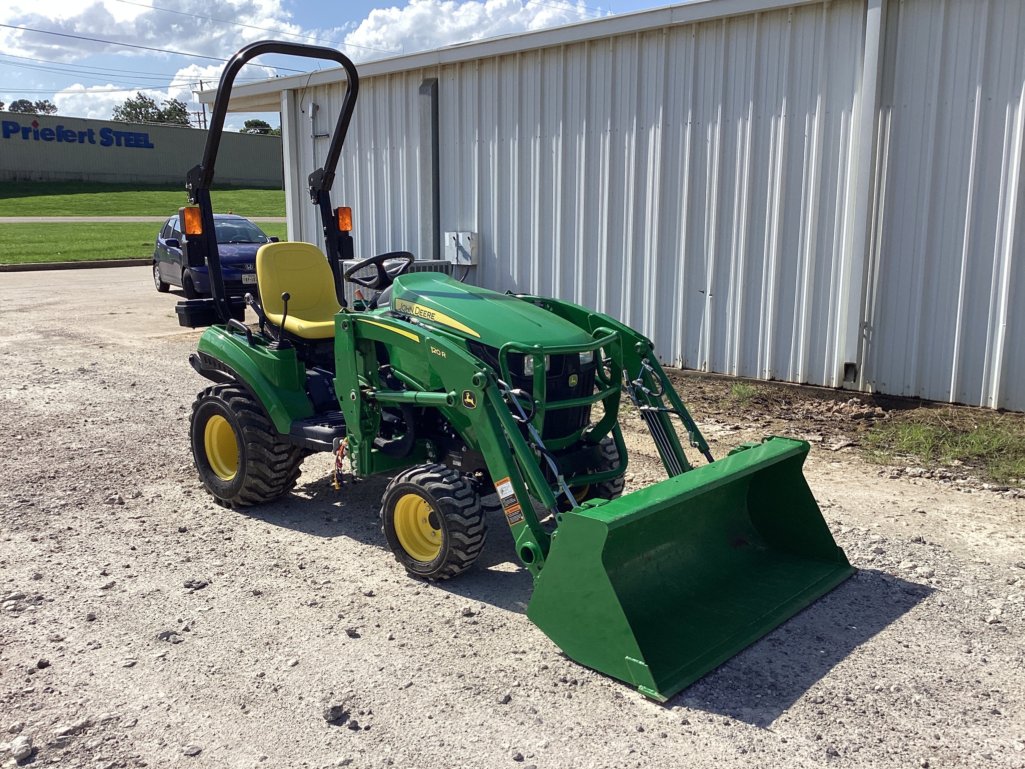 2022 John Deere 1023E Image 5