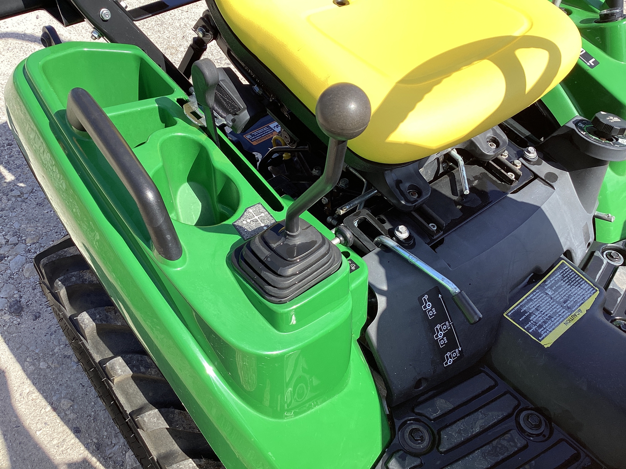 2022 John Deere 1023E Image 15