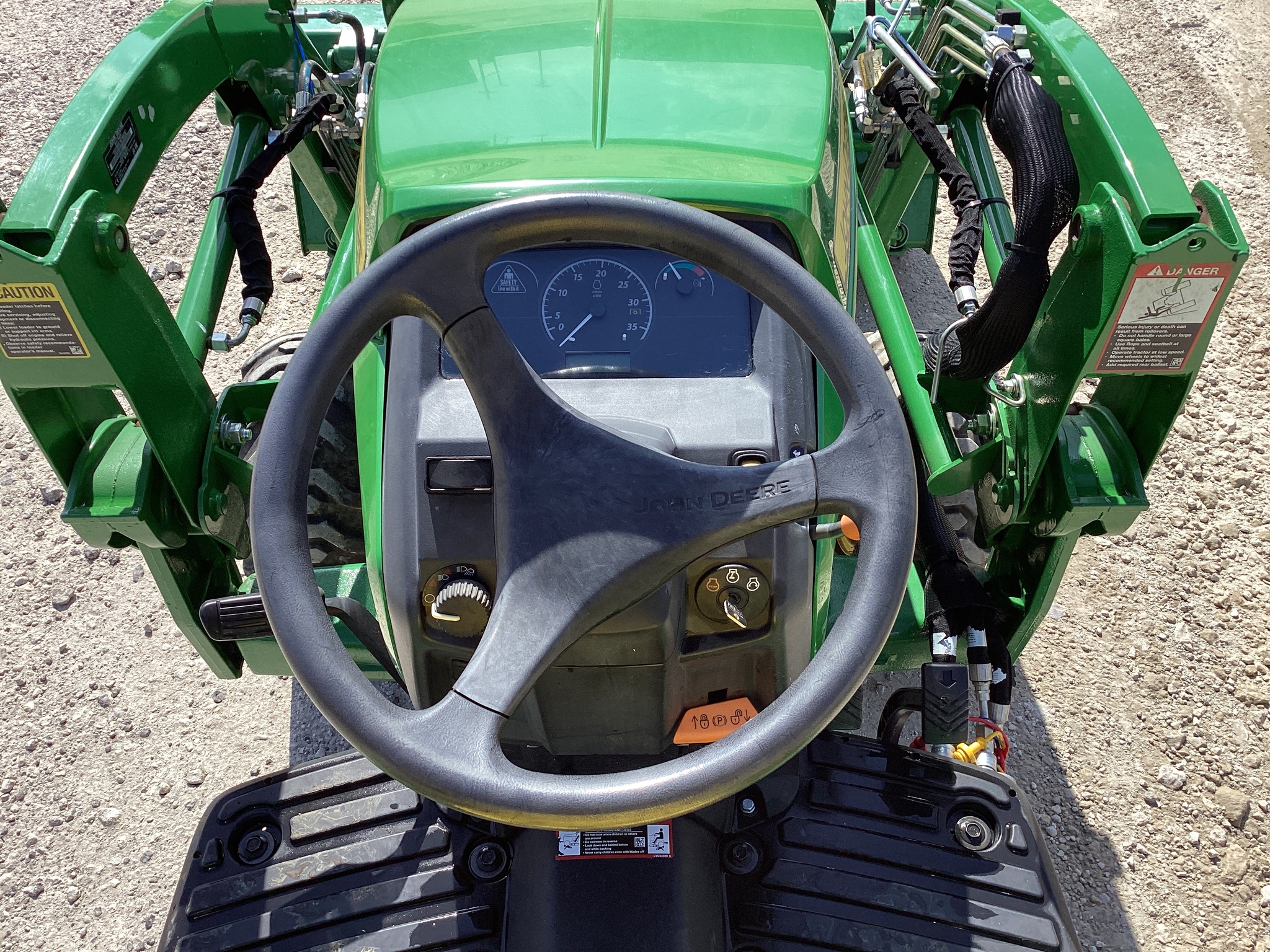 2022 John Deere 1023E Image 13