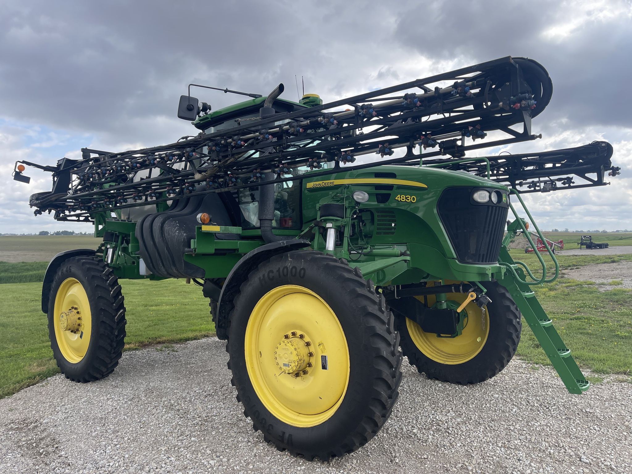 2011 John Deere 4830 Image 31