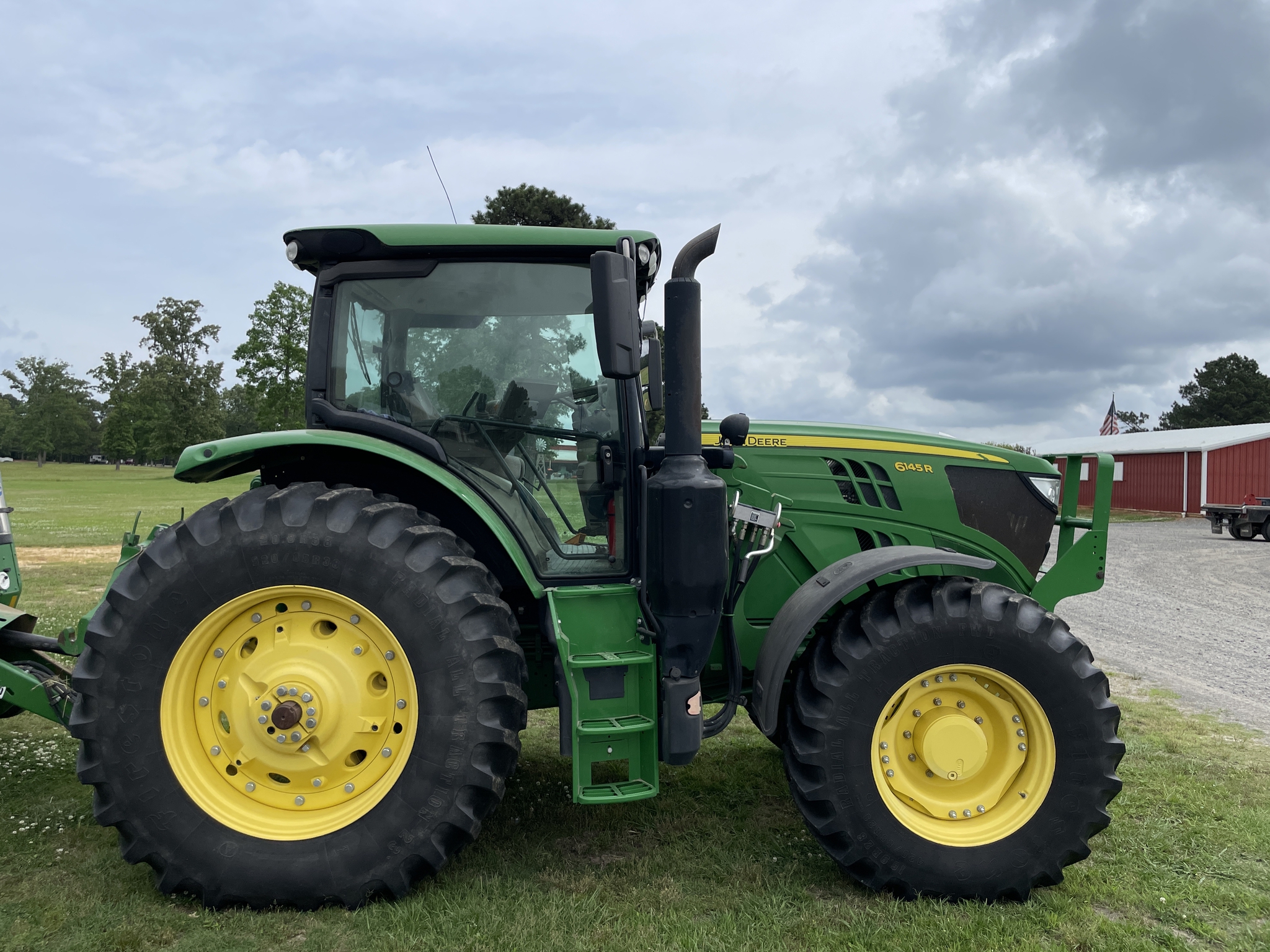 2015 John Deere 6145R Image 4