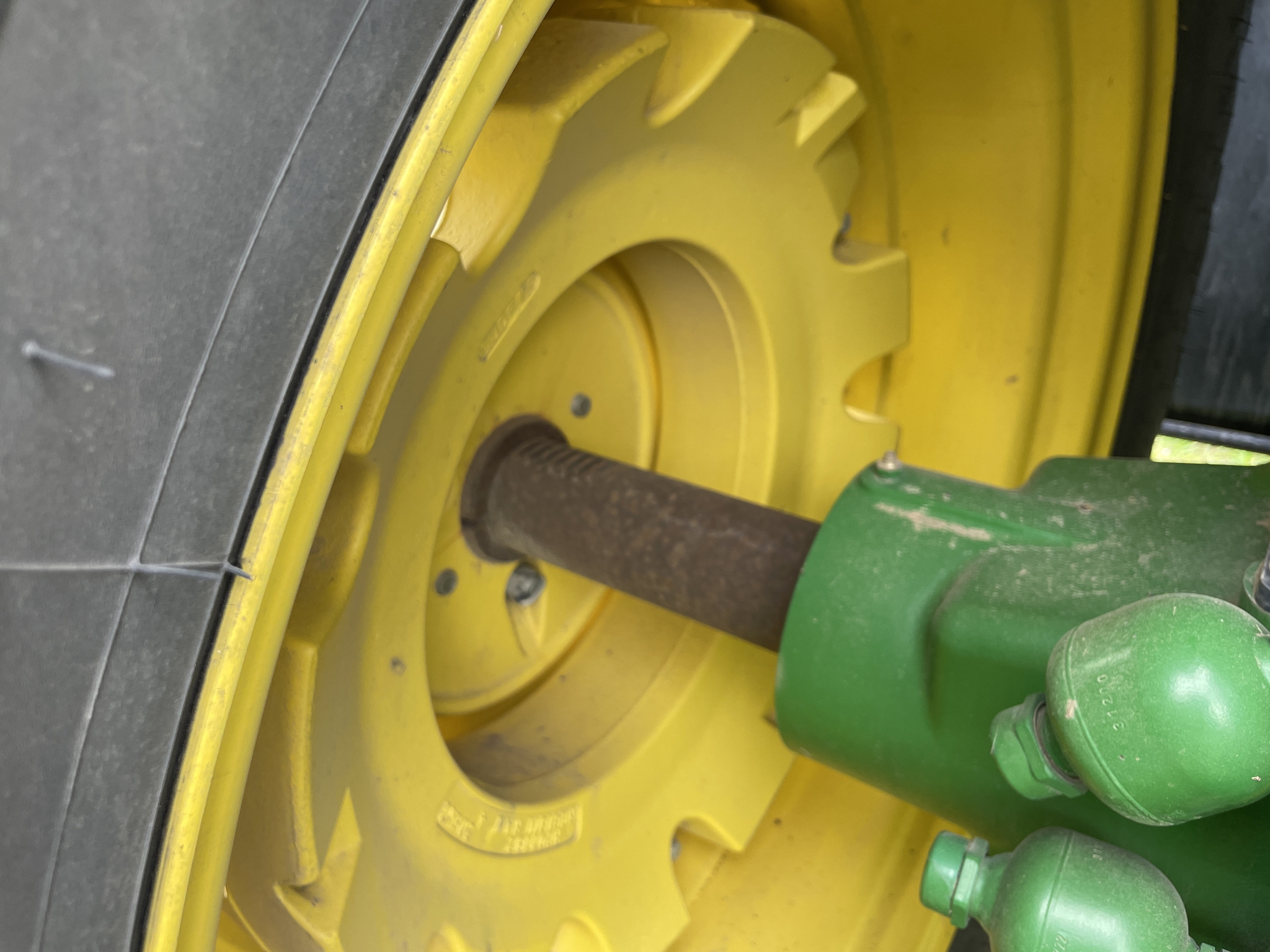 2015 John Deere 6145R Image 16