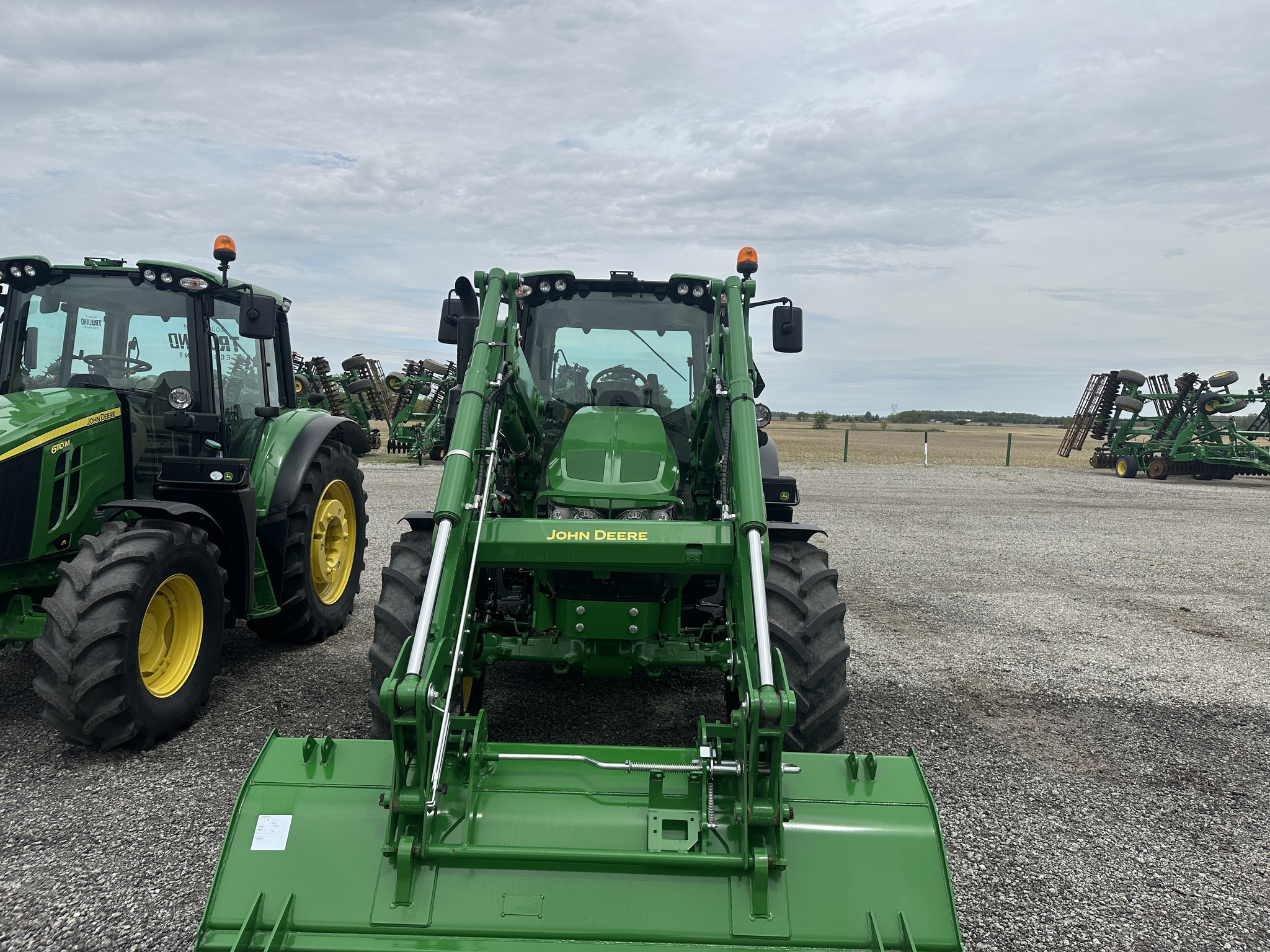 2025 John Deere 6M 115 Image 6