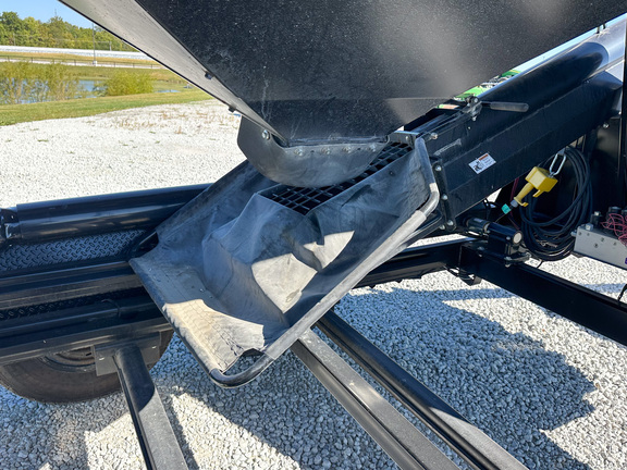 2023 J&M 290 Seed Tender