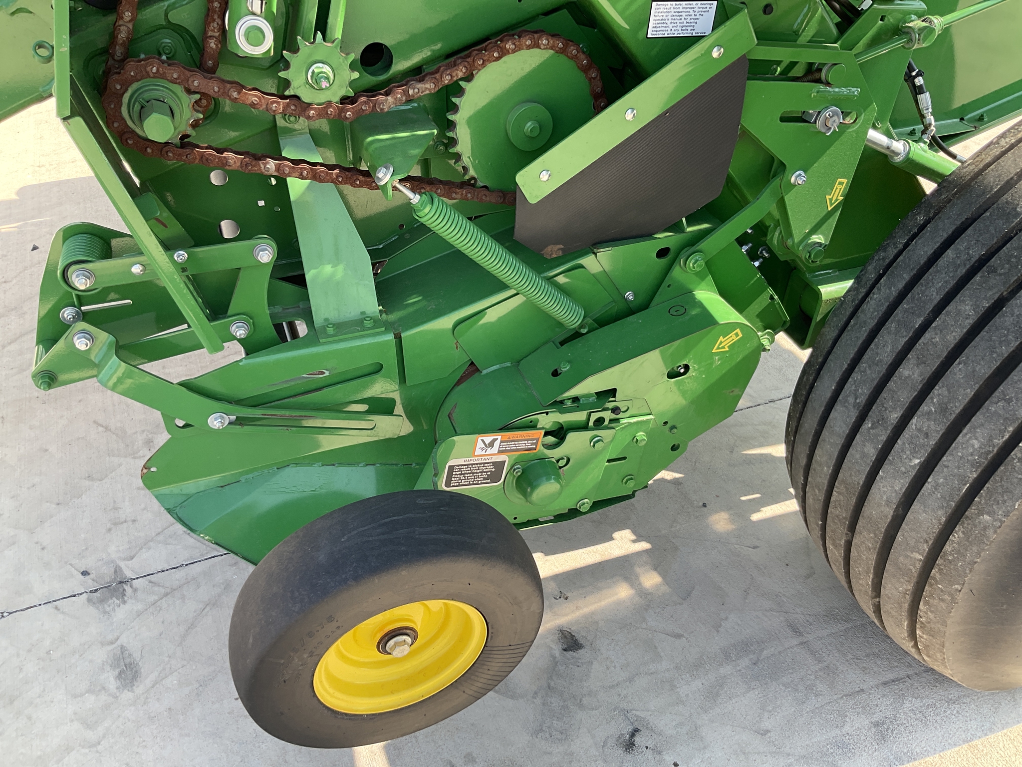 2023 John Deere 560M Image 12