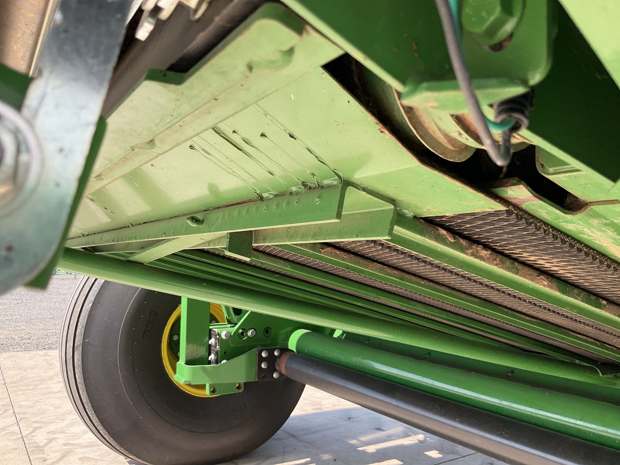 2023 John Deere 560M Image 9