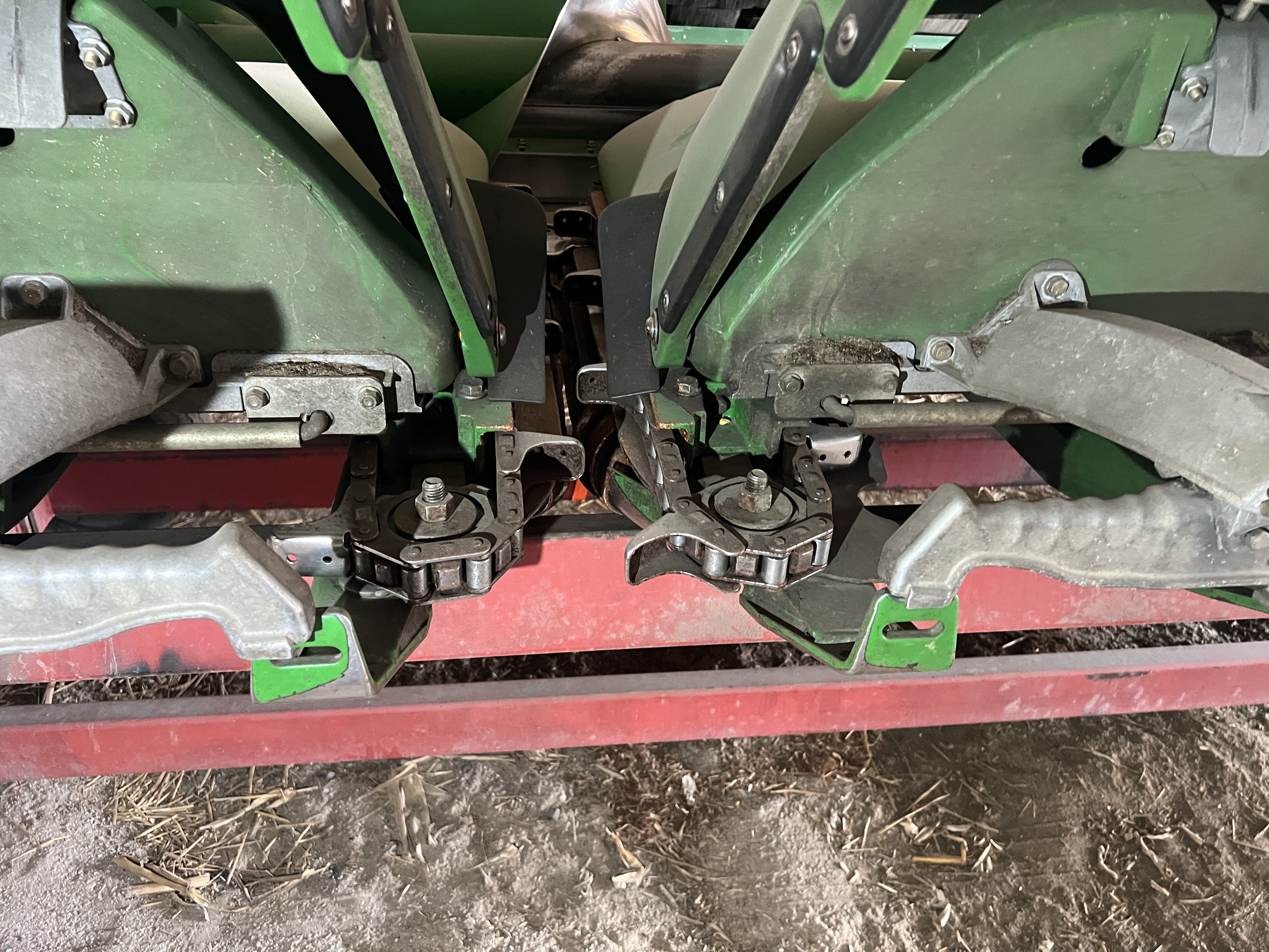 2011 John Deere 608C Image 11