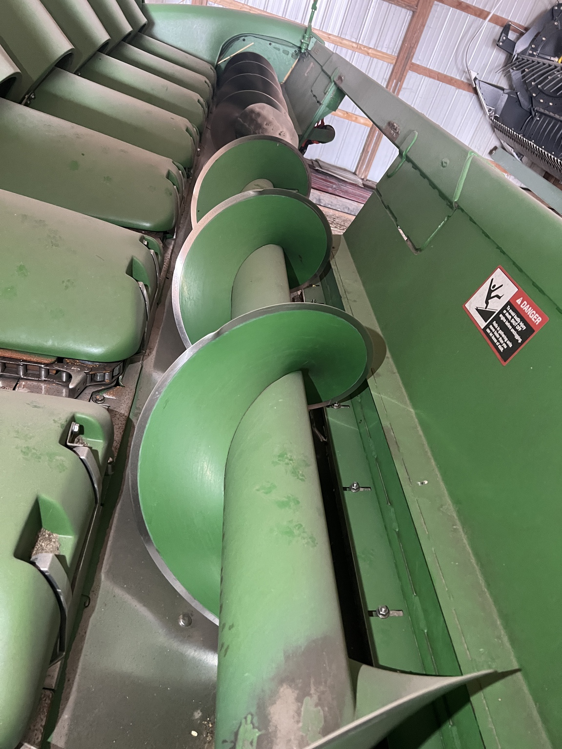 2011 John Deere 608C Image 15