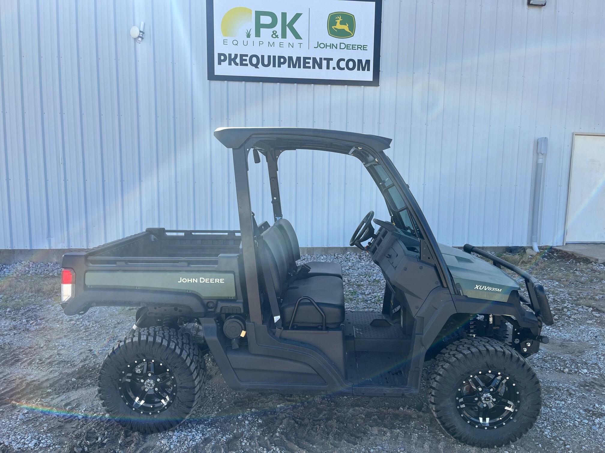 2024 John Deere XUV 835M Image 2