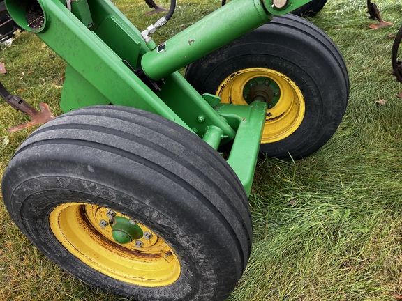 2012 John Deere 2310 - Photo11