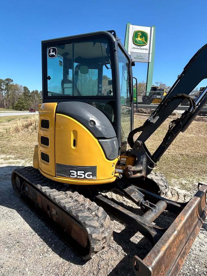 2020 John Deere 35G Image 4