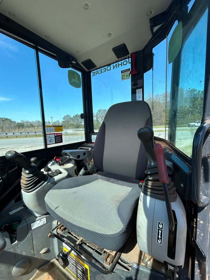 2020 John Deere 35G Image 6