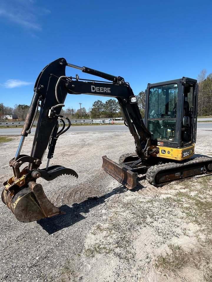 2020 John Deere 35G Image 2