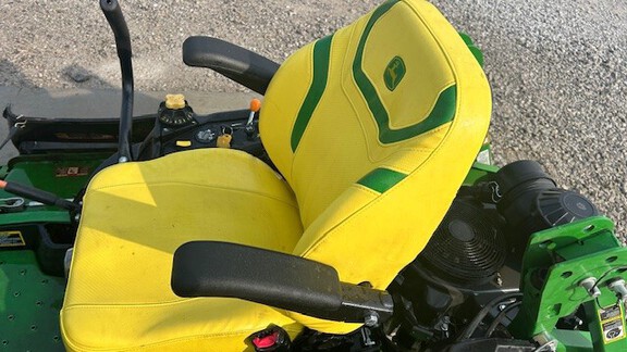 Photo of 2023 John Deere Z960M