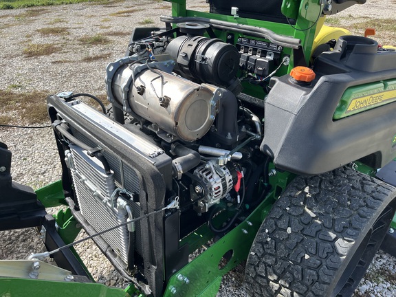2025 John Deere Z997R - Photo17