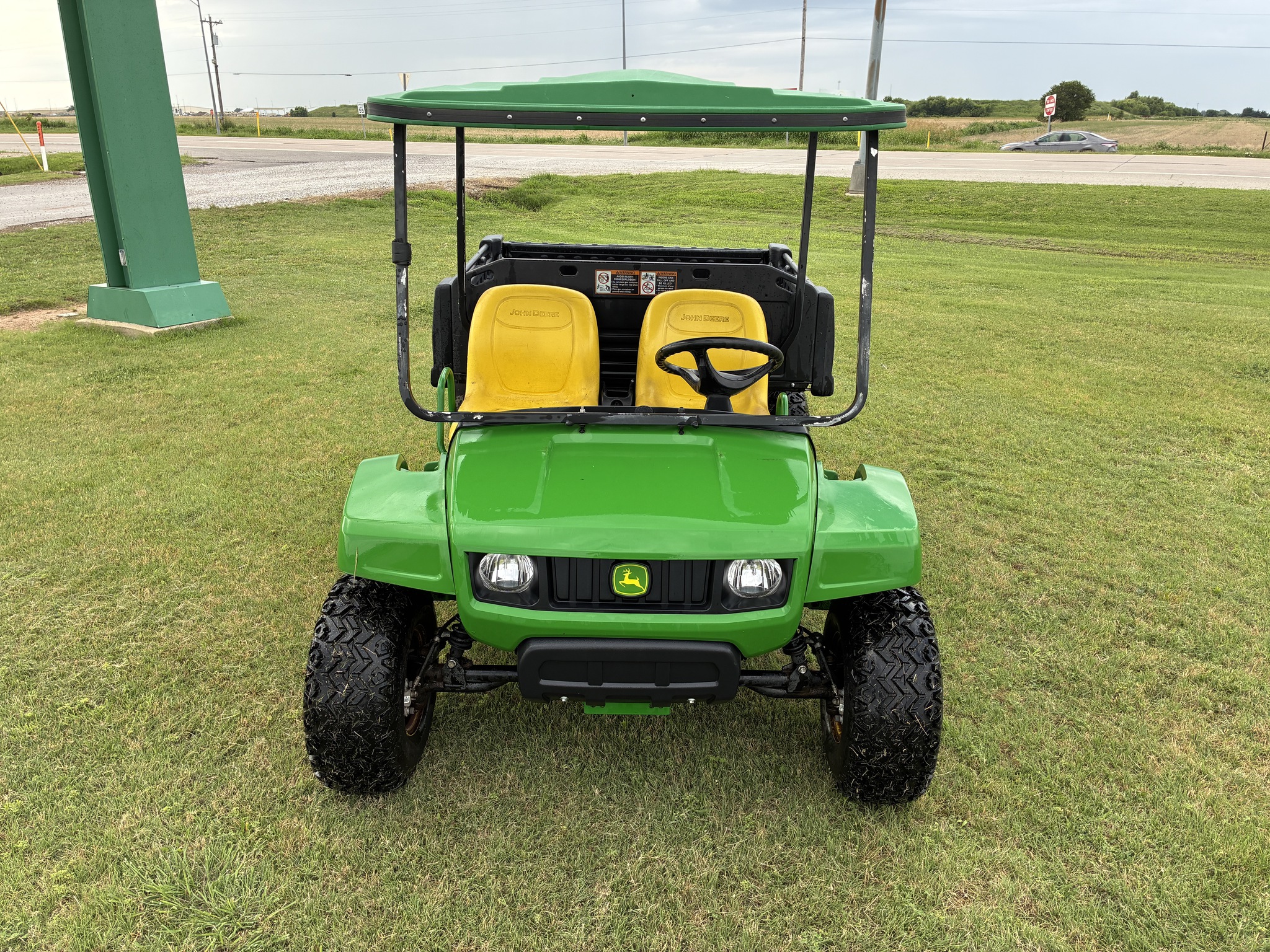 2020 John Deere TX 4X2 Image 8