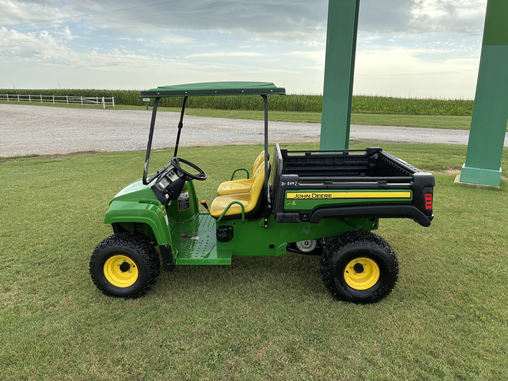 2020 John Deere TX 4X2 Image 2