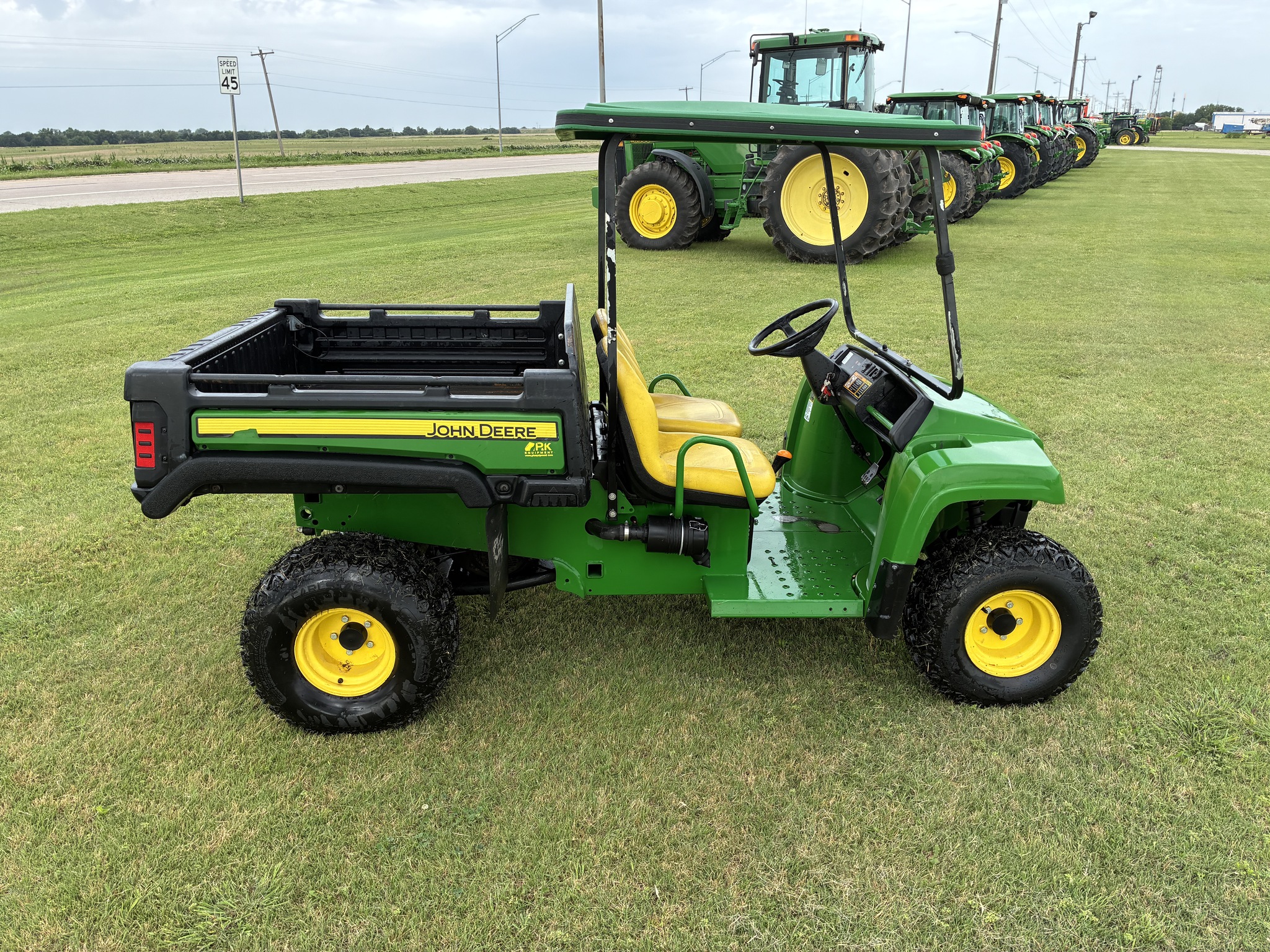 2020 John Deere TX 4X2 Image 6