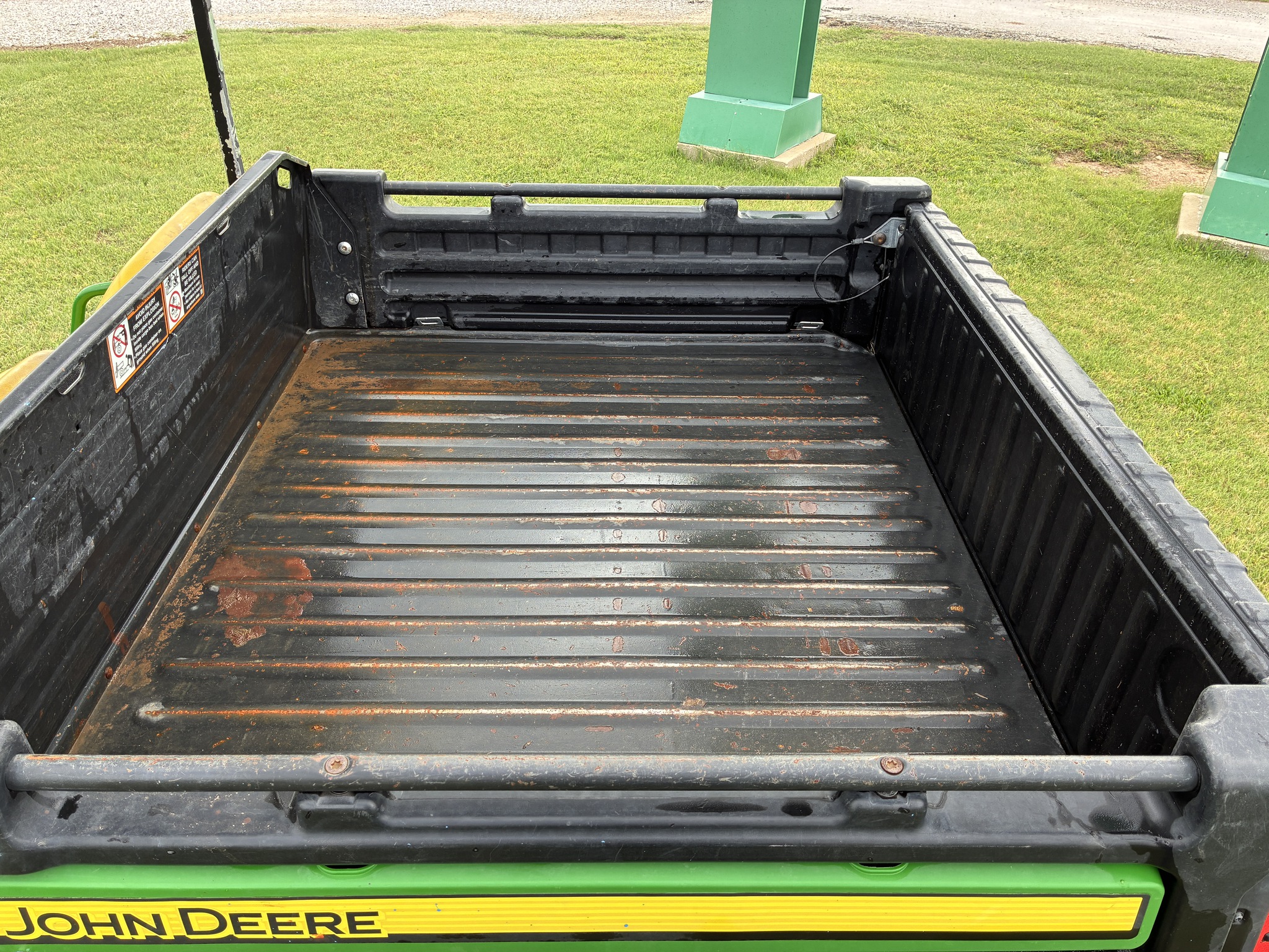 2020 John Deere TX 4X2 Image 10