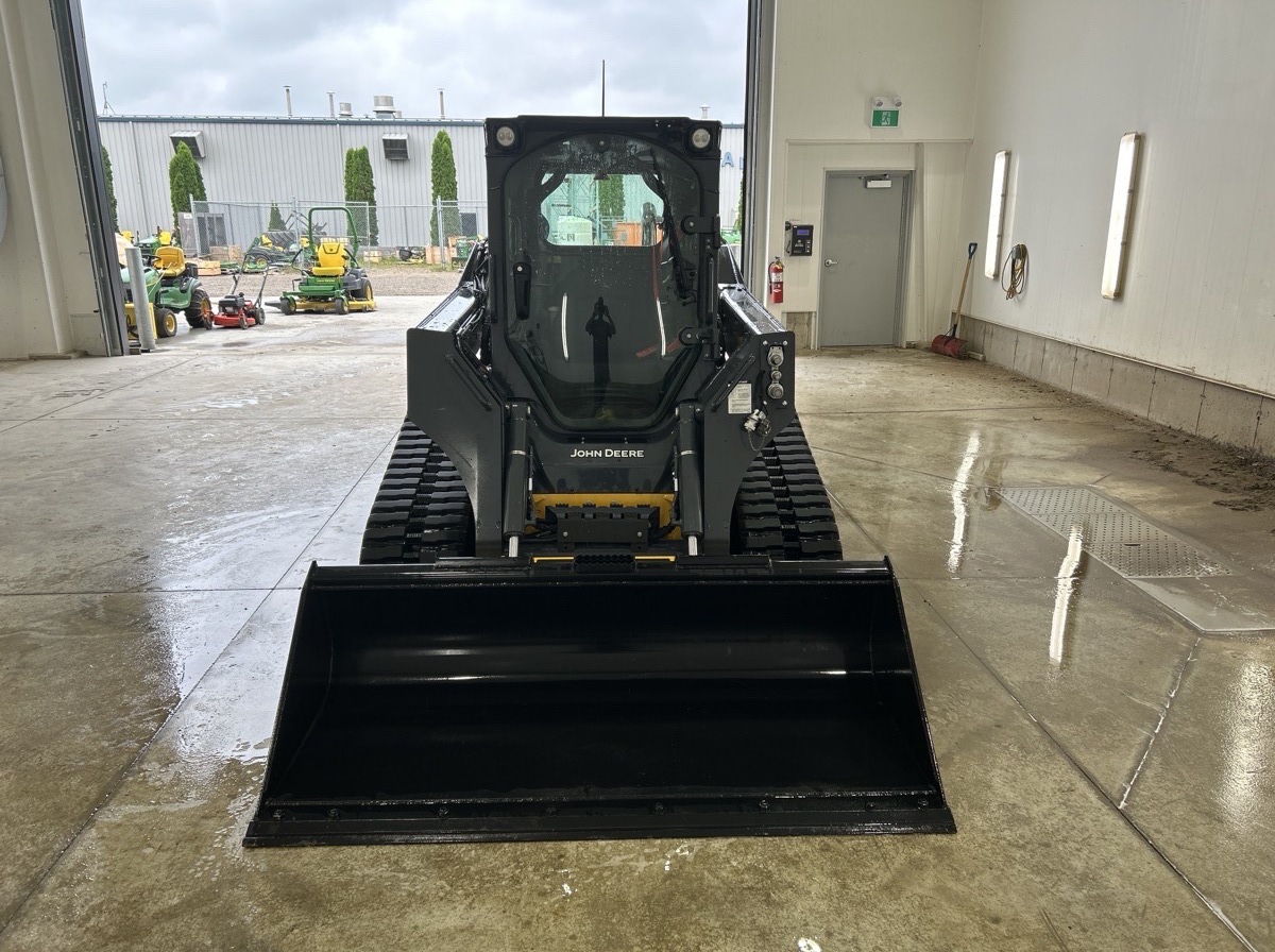 2025 John Deere 325G Image 3