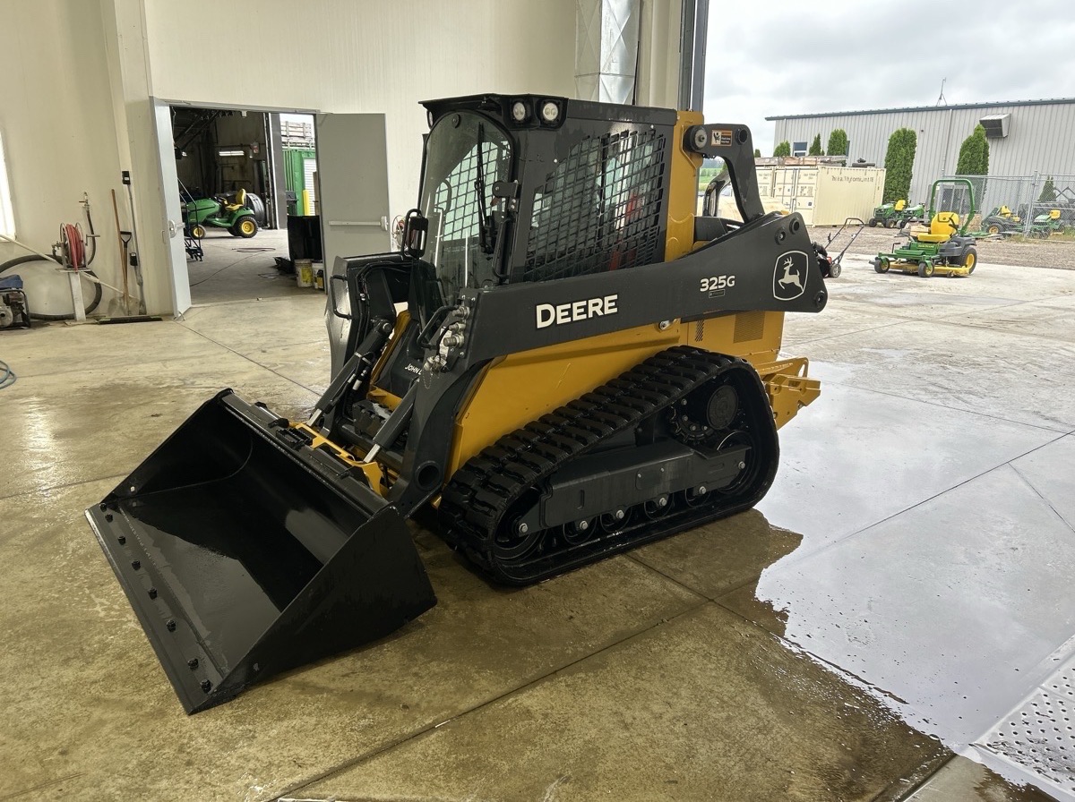 2025 John Deere 325G Image 1