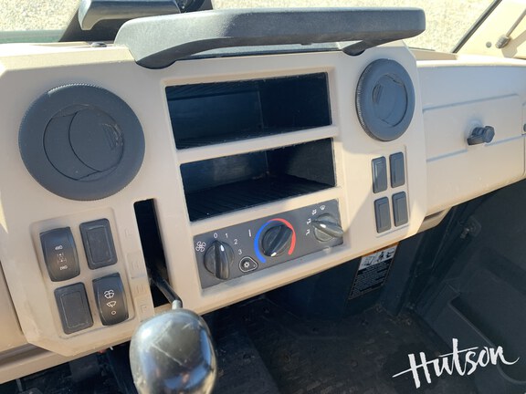 Photo of 2019 John Deere XUV 835R