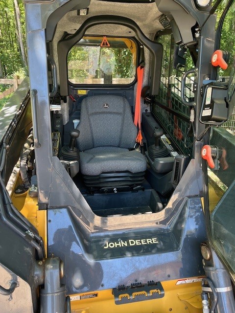 2022 John Deere 333G Image 5