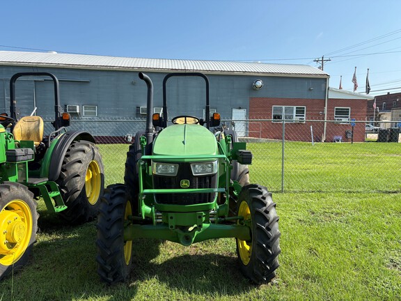 2021 John Deere 5065E Photo 3