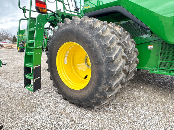 2025 John-Deere S7 800