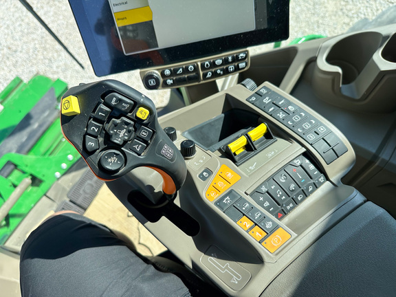 2025 John-Deere S7 800