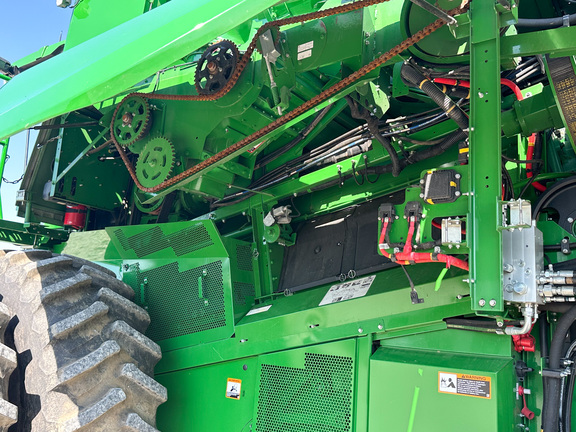 2025 John-Deere S7 800