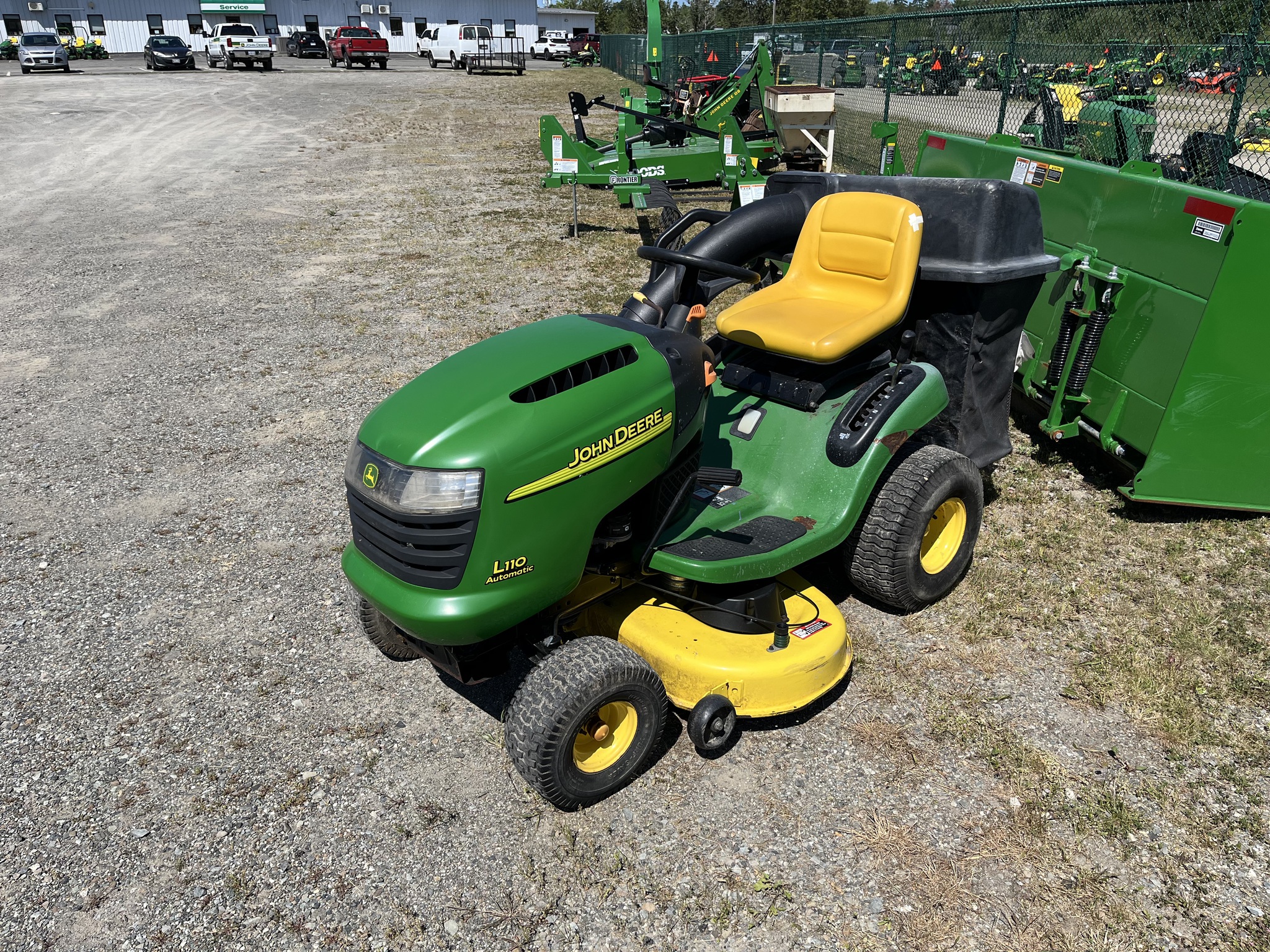 2003 John Deere L110 Image 6
